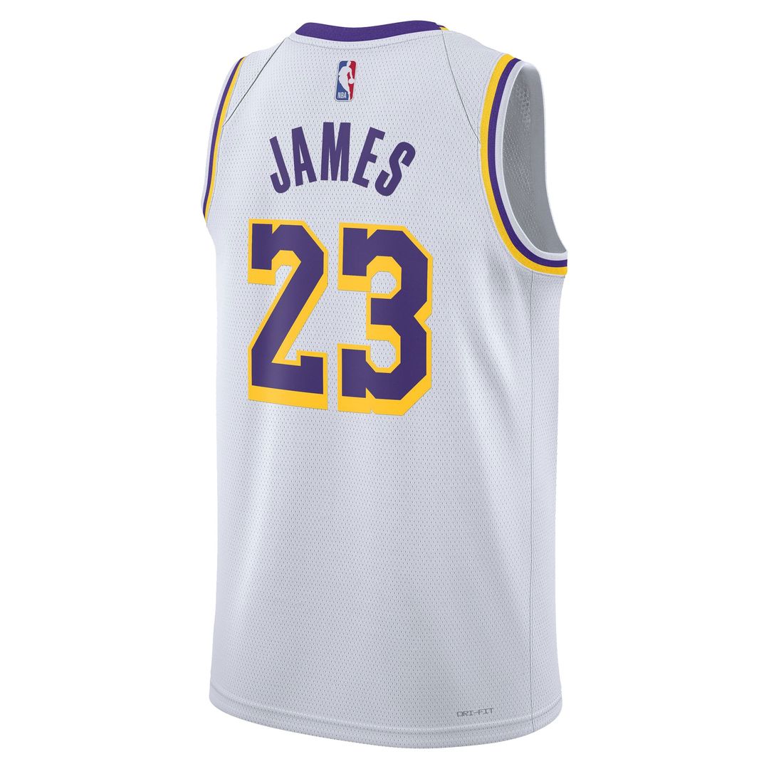 sf-media-e33894ed622c3d80d090abe9ceed5a9c244d21b1e82891a9d2636f55af446654