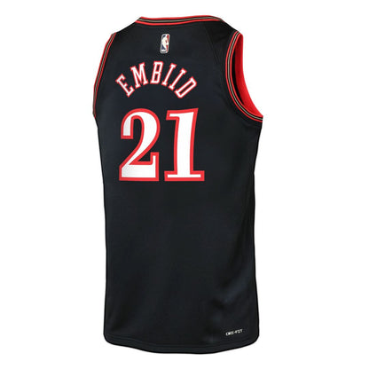sf-media-51f17312527399fd9ae1a08b5db266ffc1f2016628f597a62c7b52a3d18f5499